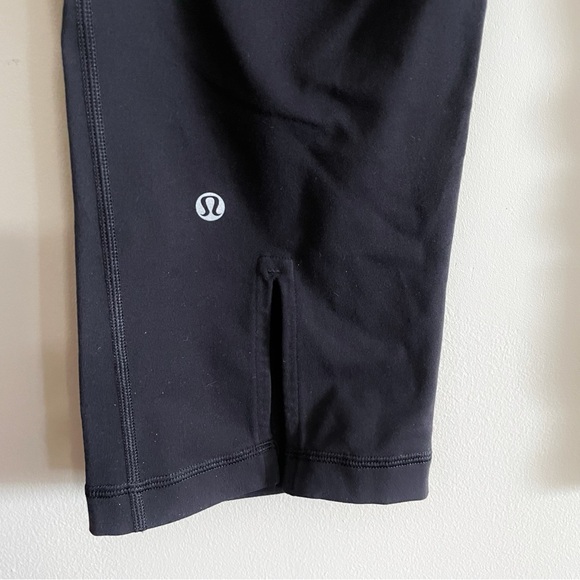 Lululemon Gather and Grow Crop Leggings Black Floral Waistband Size 6 - Picture 6 of 7